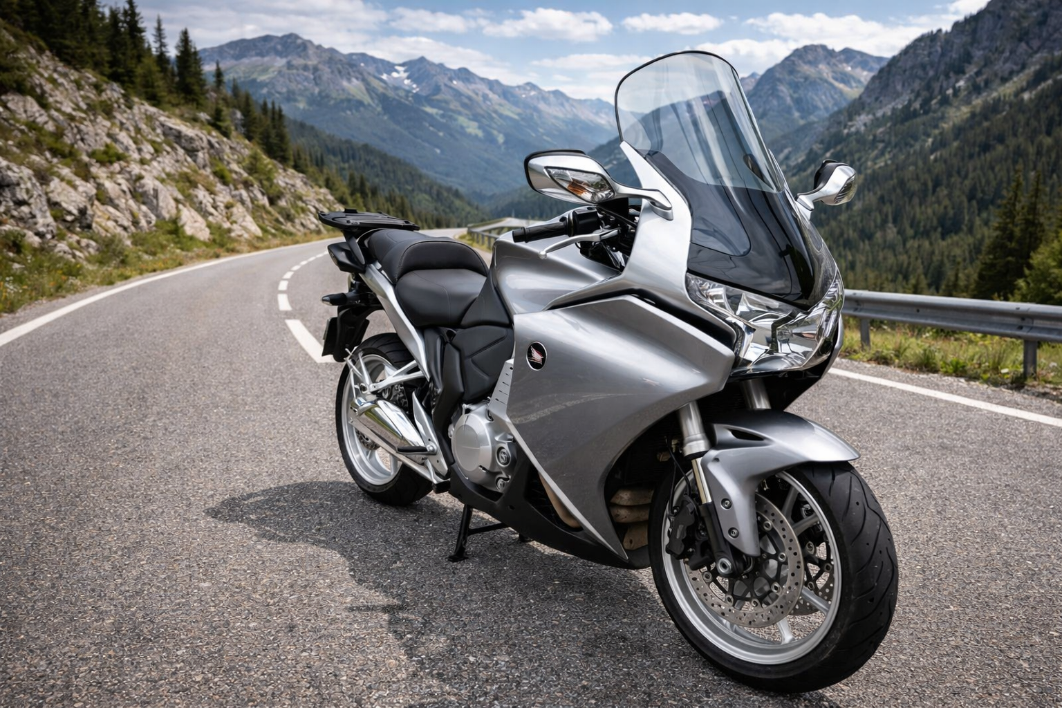Honda VFR 1200 F - Image 2
