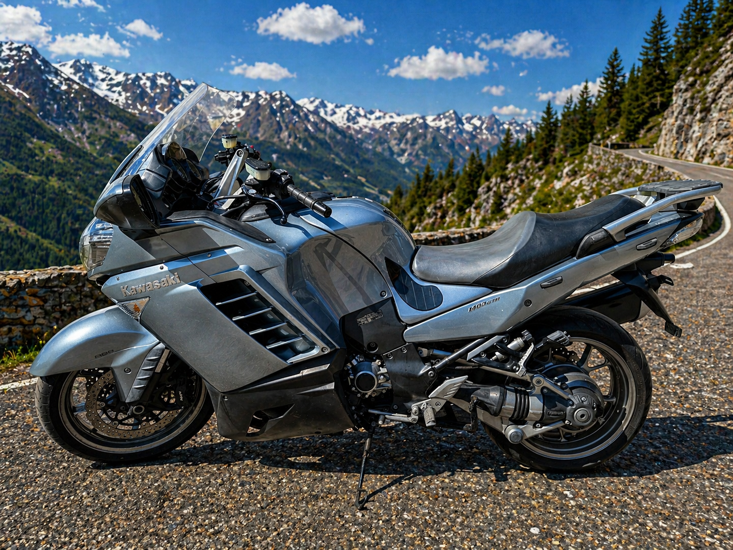 Kawasaki 1400 GTR - Image 4